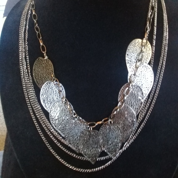 Platinum colored chain and leaves necklace - Picture 2 of 2
